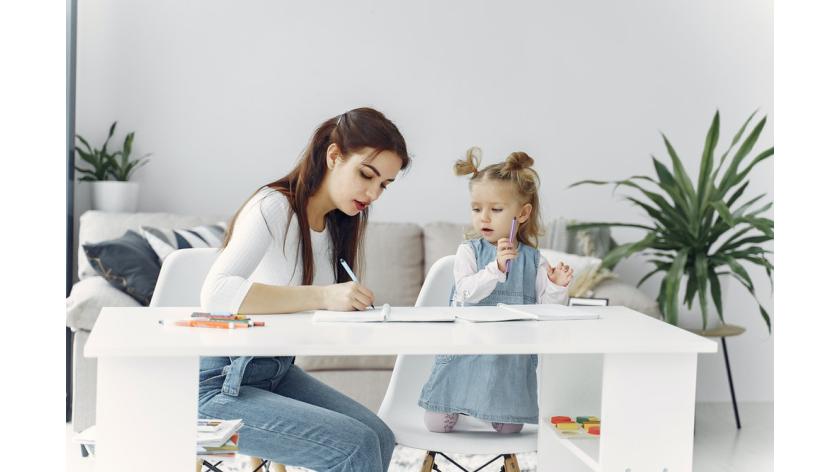 Bài học thành công của người mẹ sau khi 23 nhà xuất bản từ chối cuốn sách của cô ấy