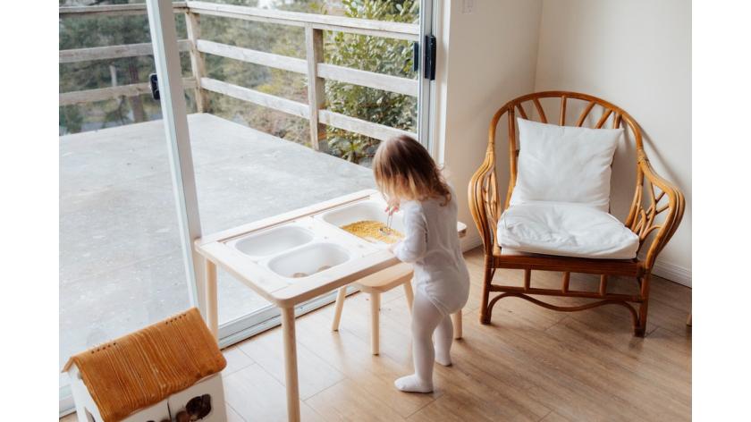 Cách đơn giản để tạo không gian vui chơi Montessori tại nhà cho trẻ nhỏ
