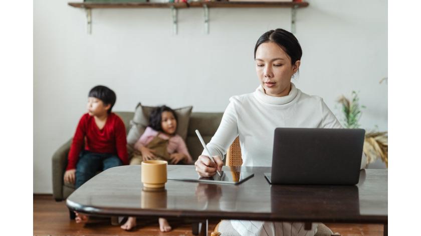 Chuyên đề Khi người mẹ đi làm: Làm mẹ áp lực, còn bạn thì sao?