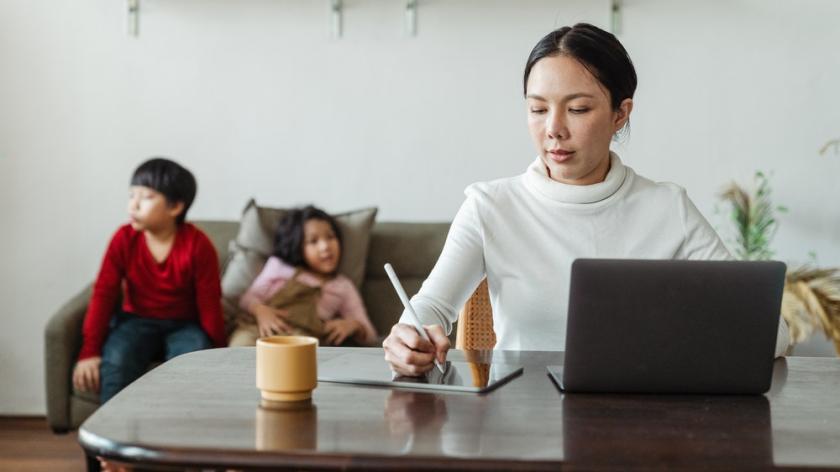 Chuyên đề Khi người mẹ đi làm: Làm mẹ áp lực, còn bạn thì sao?