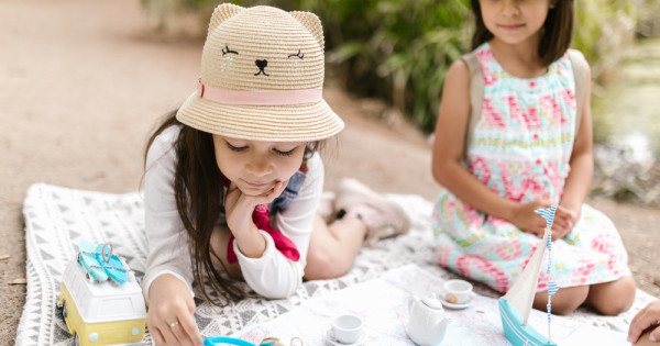 5 cách để làm cho buổi cắm trại cho trẻ em thêm thú vị