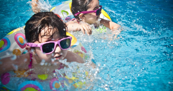 Mẹo chống nắng nóng cực hay cho trẻ nhỏ khi đi du lịch và nghỉ hè cùng gia đình